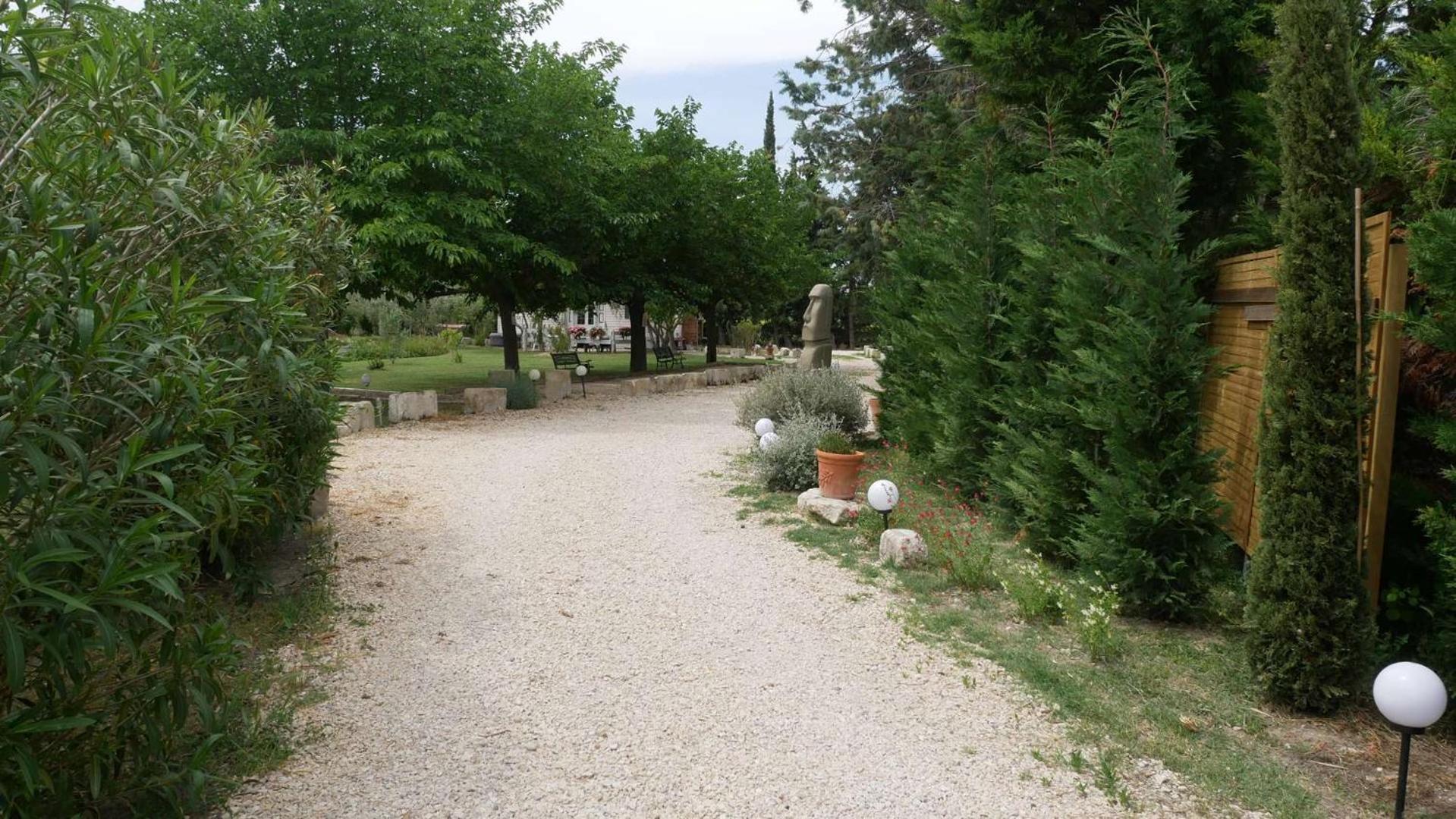 Mas Maurane - L'Olivier Avec Spa Prive Aux Portes D'Arles Tarascon Exterior foto